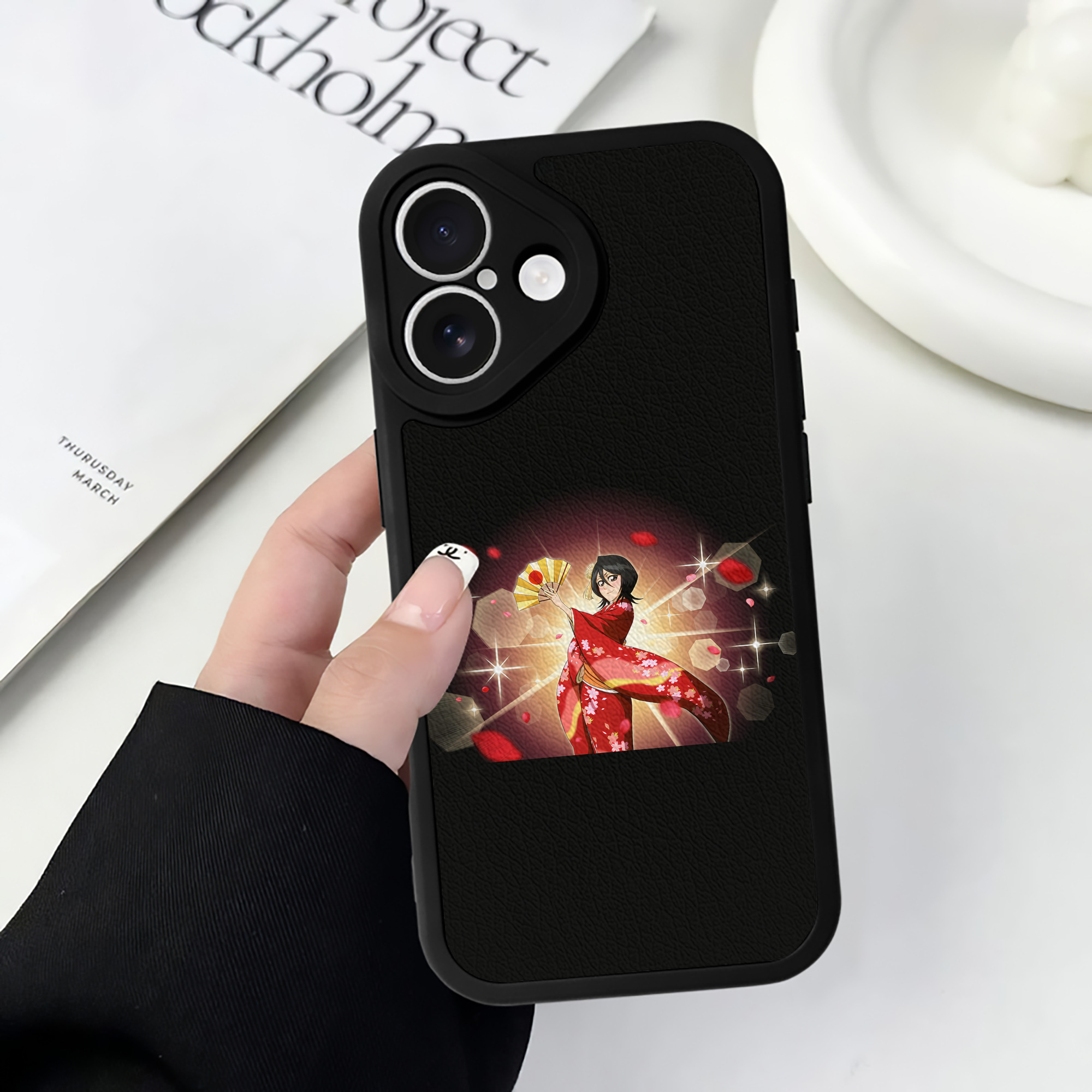 （画像用） ブリーチ 朽木ルキア BLEACH Kuchiki Rukia 【iPhone 16シリーズ対応】シリコンスマホケース（レザー調） 材質：シリコン